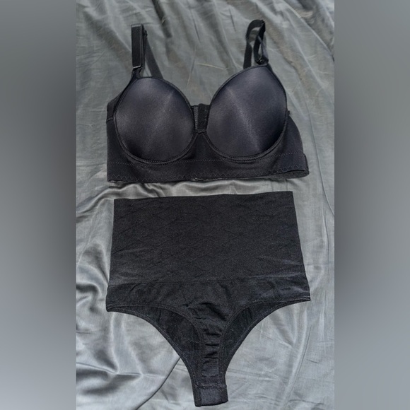 Push-up Bra and Shapewear set. Bra is size 34-36DD. Shapewear fits sizes M-L. - Picture 5 of 5